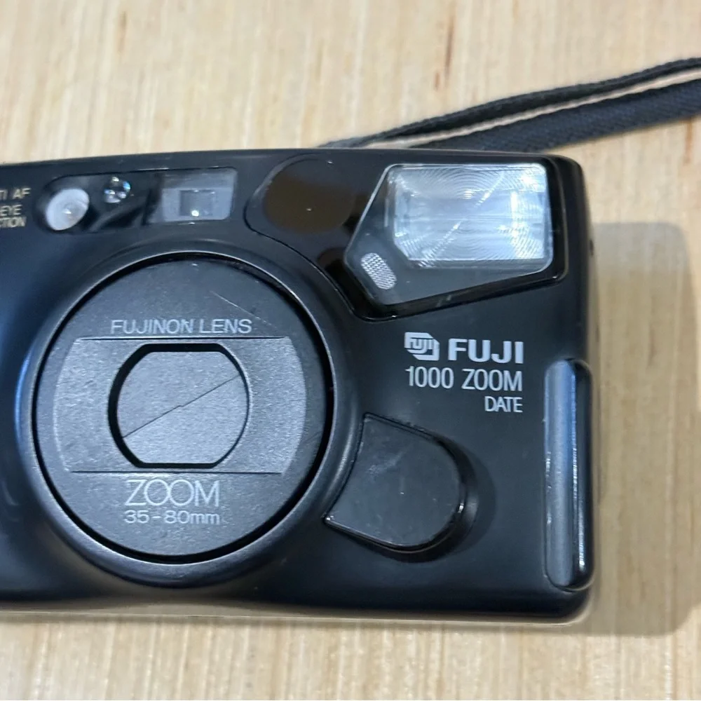FUJI Discovery 1000 35-80mm Panorama Zoom Point & Shoot Film Camera”UNTESTED”